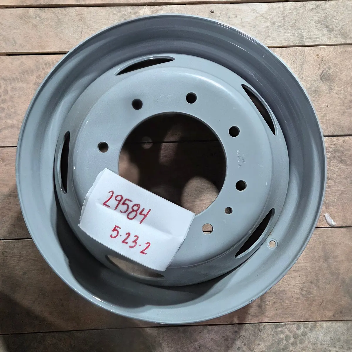 19.5X6.00 Accuride 8X225mm Hub Pilot Steel (Returned Item) 1