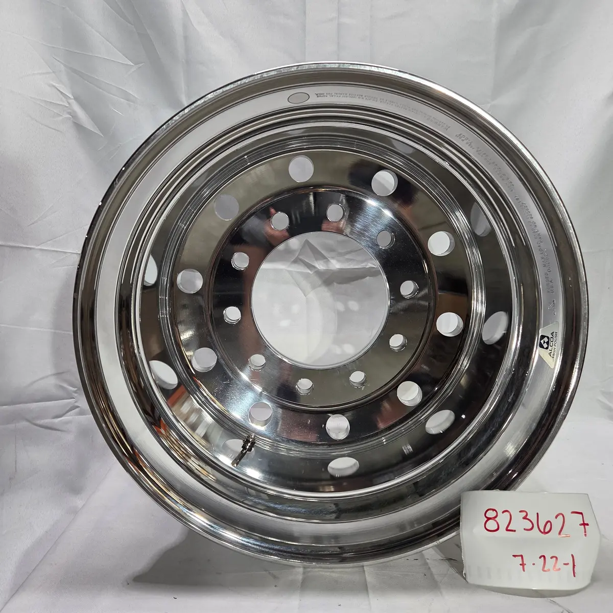 22.5X12.25 Alcoa Aluminum High Polished Both Sides Wheel 2.75 Offset (Returned Items) 1
