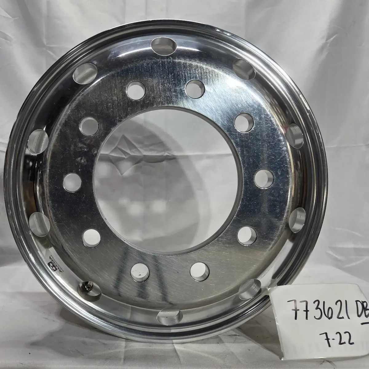 19.5X7.5 Alcoa 10X285mm Hub Pilot Durabright Evo Front (Returned Item) 1
