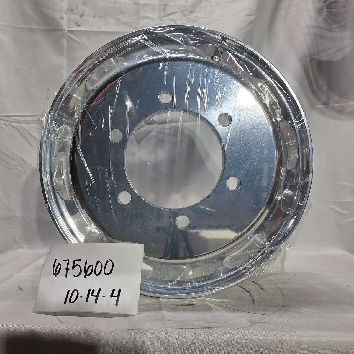 17.5X6 Mirror Polish Outside Only Aluminum Wheel – 6X205mm Hub-Pilot Dual-Mount (Lift Axle) (Display/Demo Item) 1