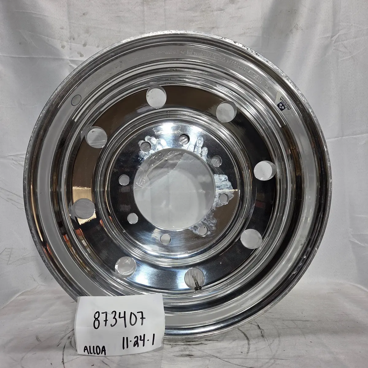 22.5X7.5 Alcoa 8X275mm Hub Pilot High Polished Both Sides (Returned Item) 1
