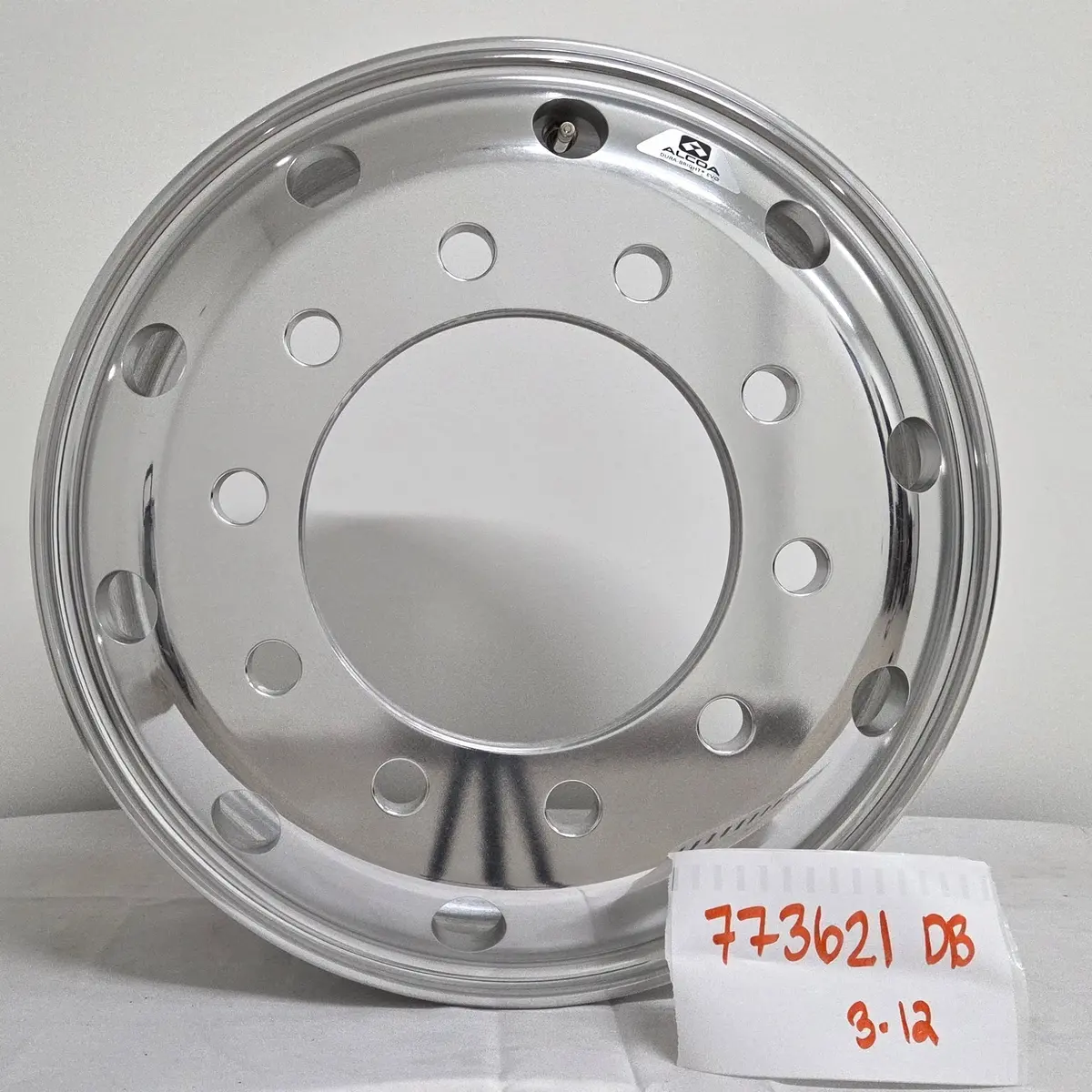 19.5X7.5 Alcoa 10X285mm Hub Pilot Durabright Evo Front (Returned Item) 1