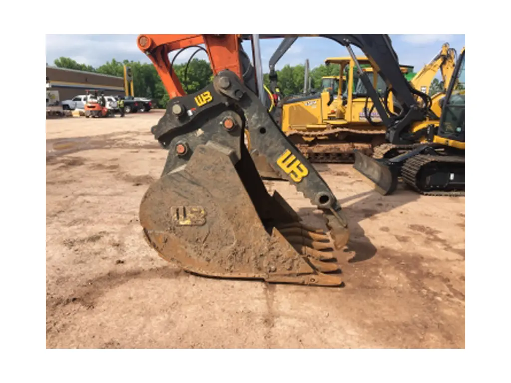 Werk-Brau D-Lock Variable Center Hydraulic Coupler For 125,000 - 180,000 Lbs. Excavators (60 & 70Mt) 2