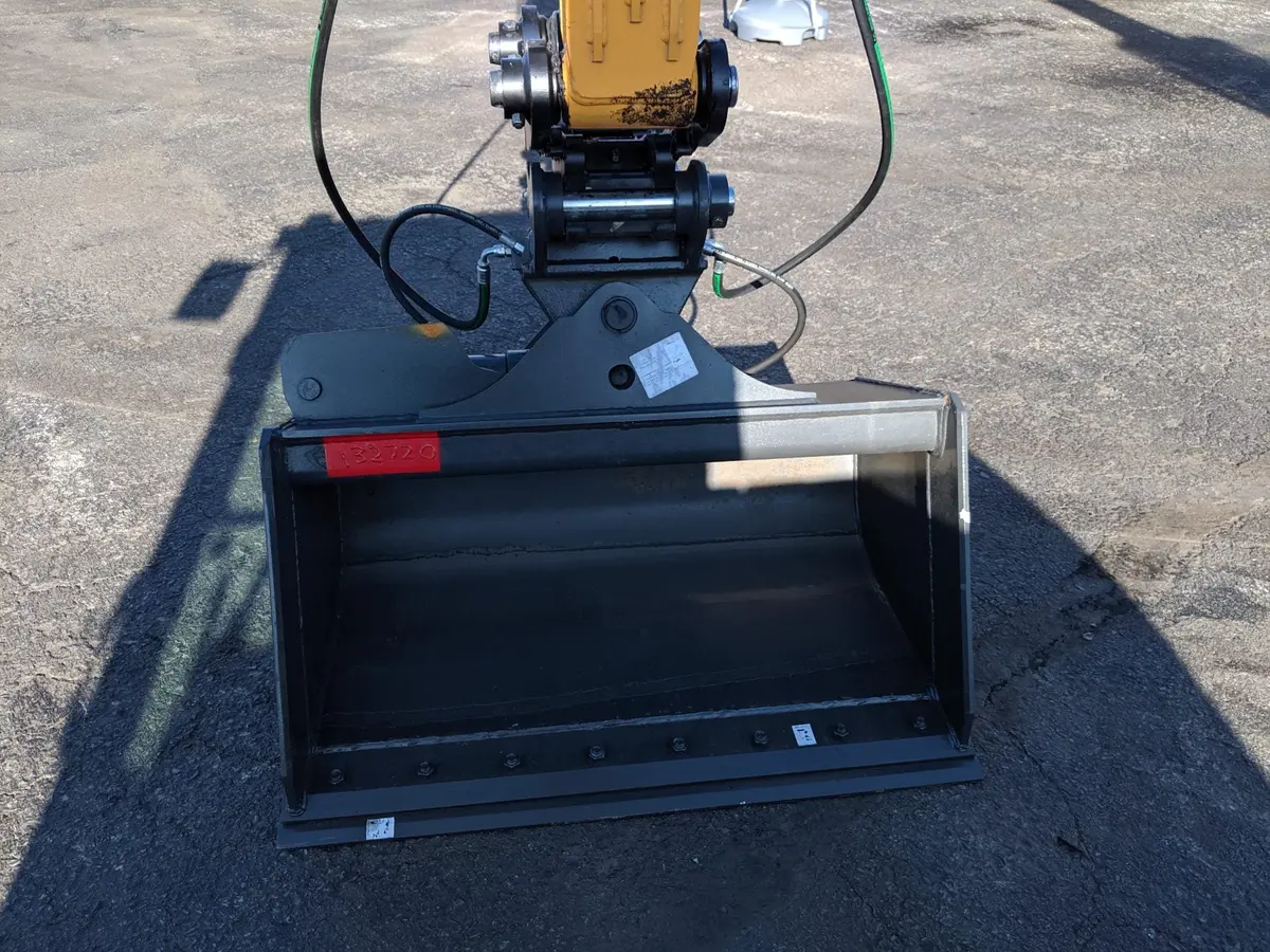 Werk-Brau Tilt Bucket For 14,000 - 24,000 Lbs. Excavators. (Mini 4 & 5) 3
