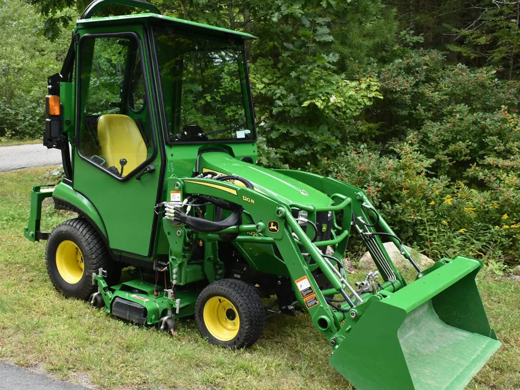 Curtis Enclosed Advantage Cab For John Deere 1023E / 1025R Tractor 1