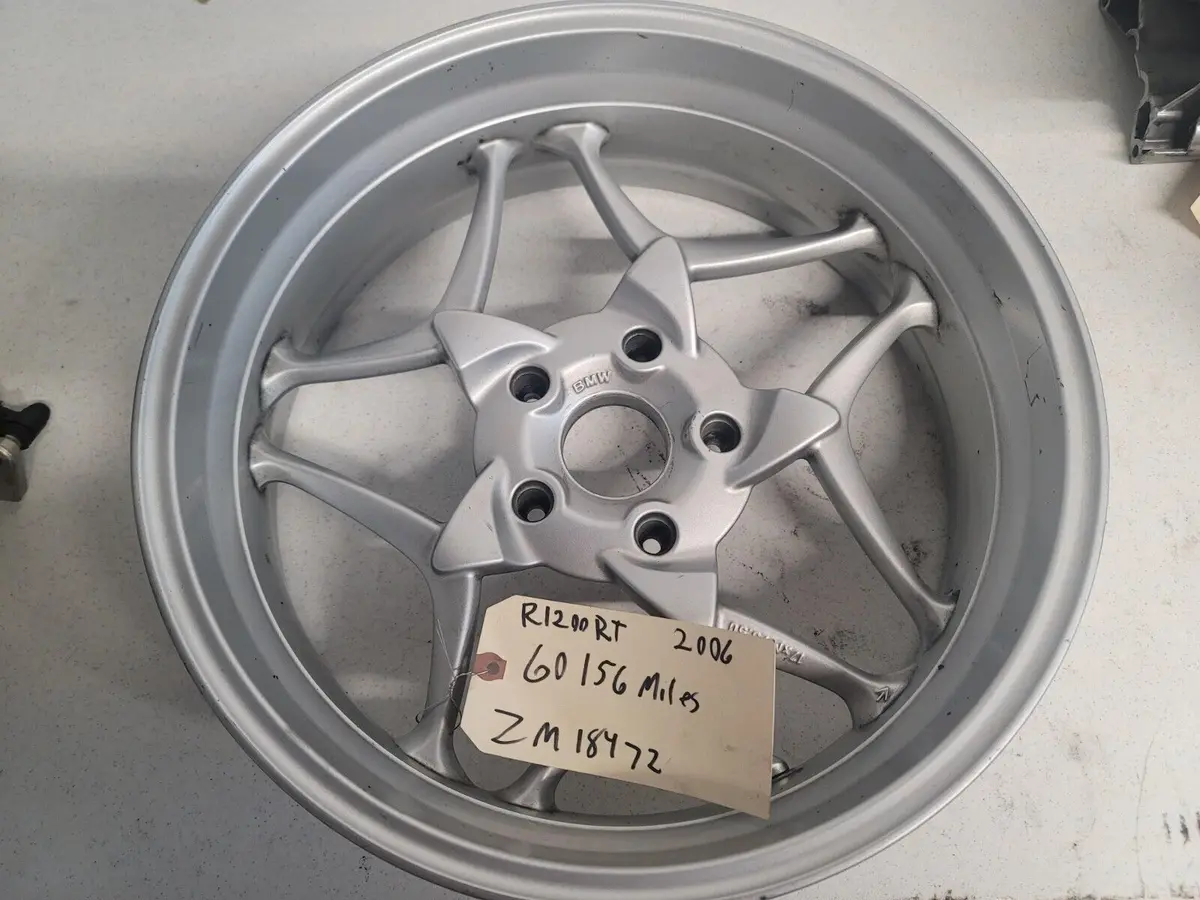 Used Bmw 2006 R1200rt Oem Rear Wheel 36317683070 1