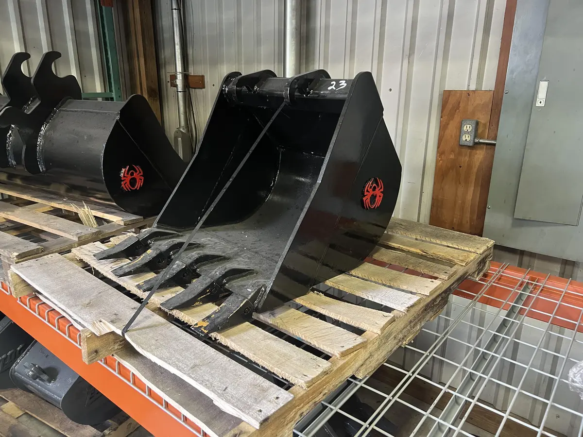 Spider Dirt Buckets For Compact Excavators Clearence Item 1